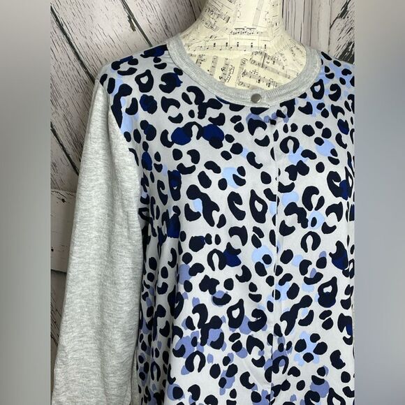 Chico’s Knit Button Front Leopard Print Cardigan Sweater Gray Large NWT - Picture 3 of 11